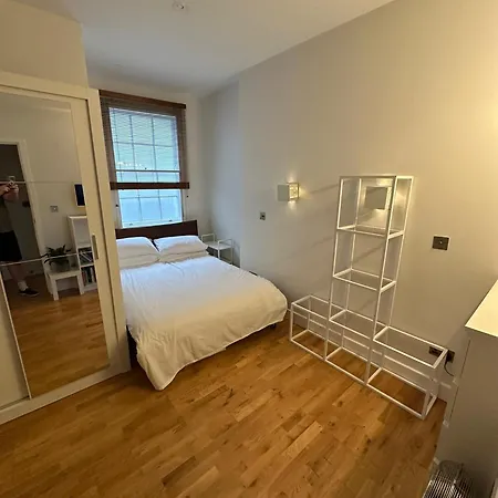 Double Bedroom With Shared Bathroom Stunning Location London Exterior photo